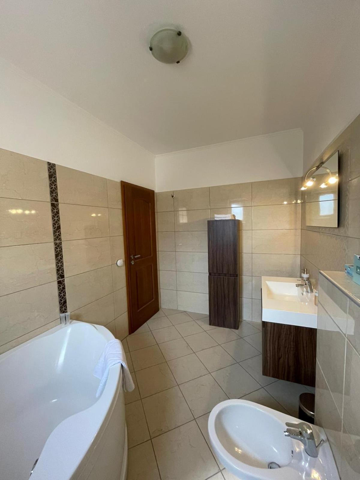 Apartment In The Villa Northern Dreams #1 Parking Included In Price Temeşvar Dış mekan fotoğraf
